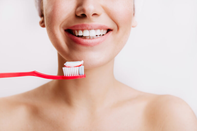 jak myć zęby po makijażu permanentnym ust higiena